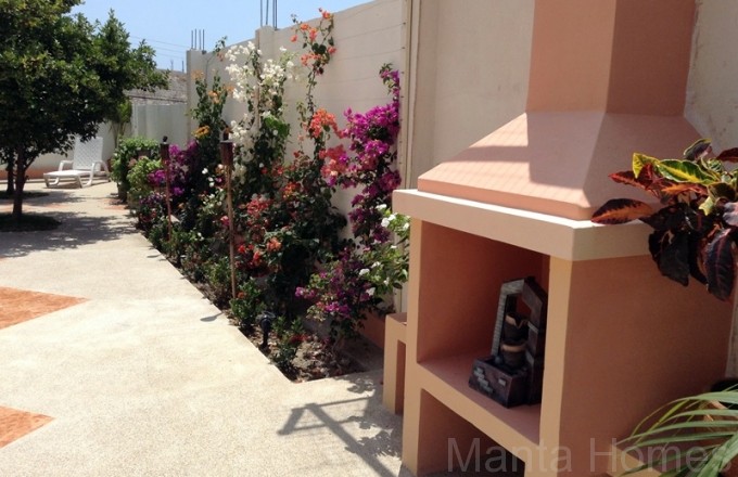 For rent excellent house in Ciudad del Sol, Manta