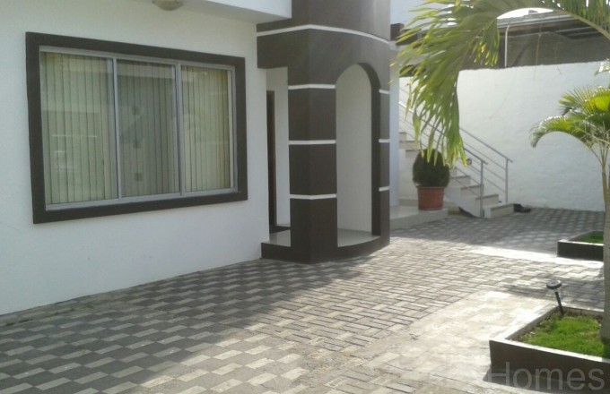 For rent apartment in Manta 2000