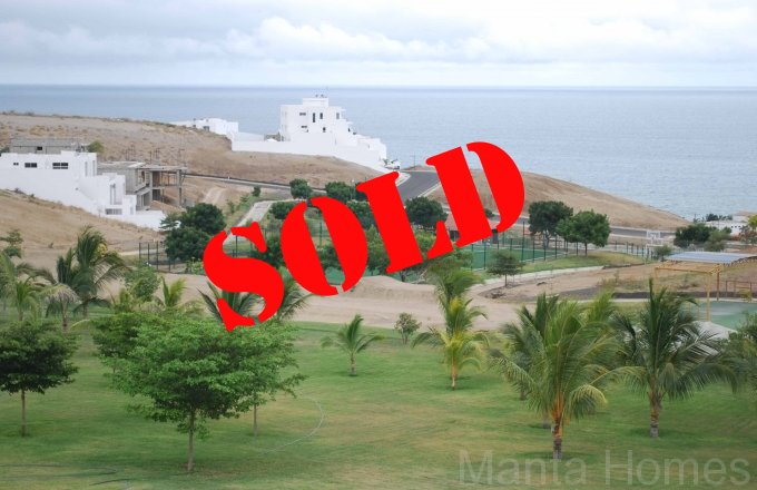 Se vende terreno frente al mar en Urbanizacion  Ciudad del Mar, Manta, Ecuador. 